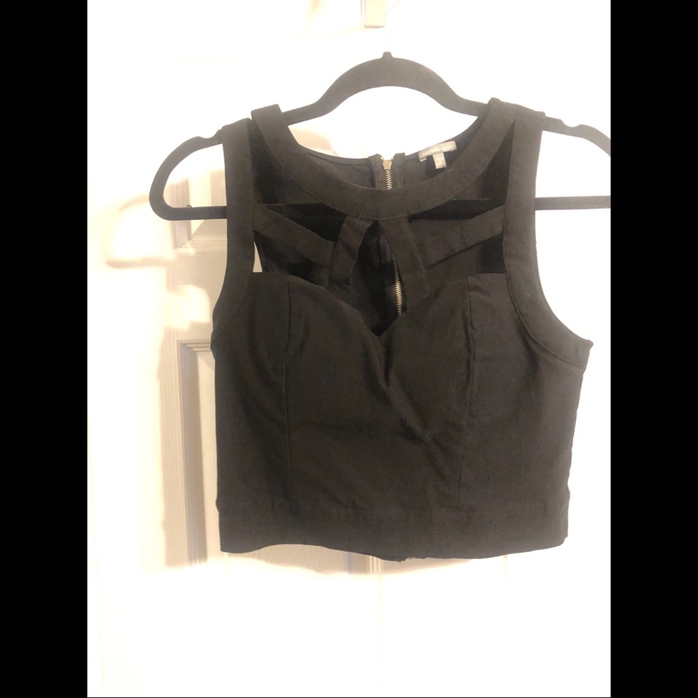 🖤🖤🖤Black Crop Top